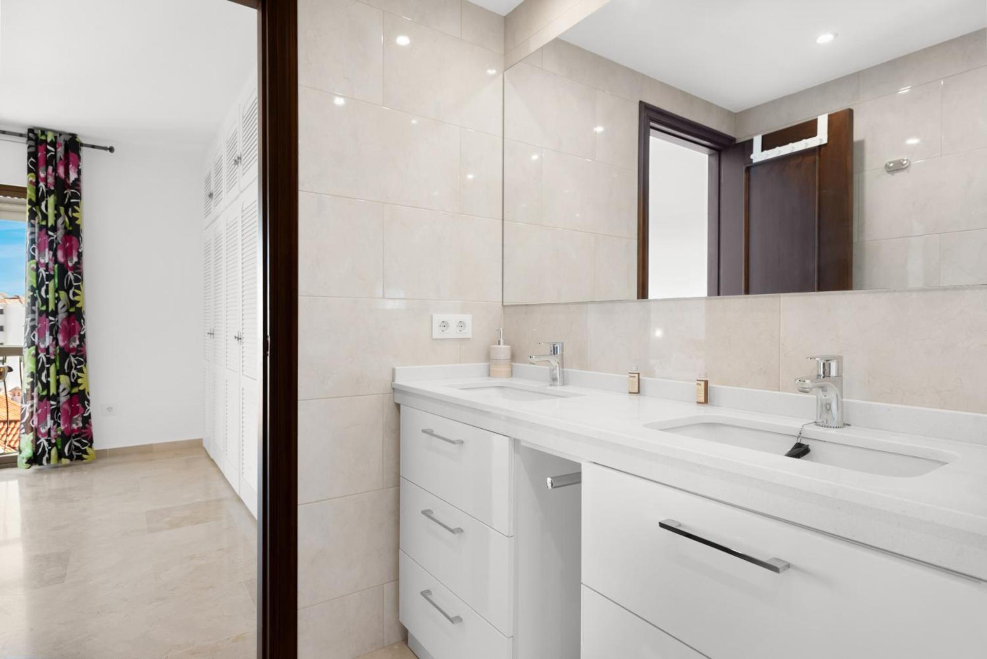Lovely Penthouse Near Estepona Marina By Costarentals - Ref M15 Dış mekan fotoğraf